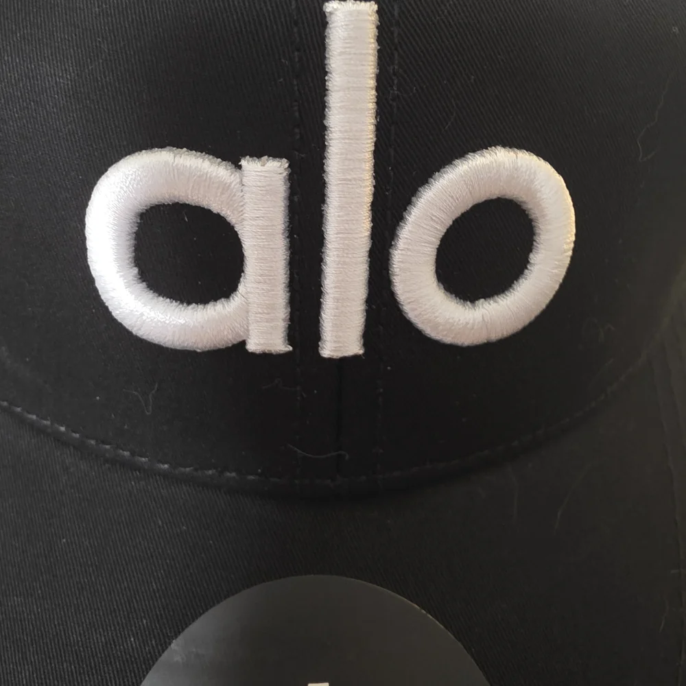 ALO Yoga Black Cap - Picture 4 of 6